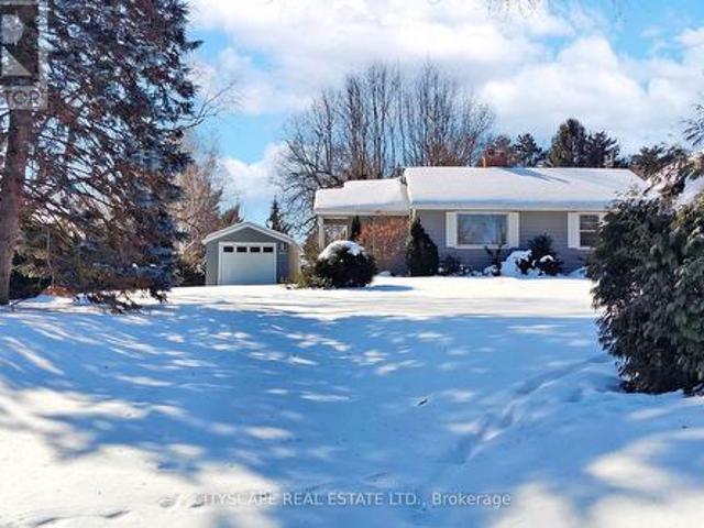 392 Fourth Line, Oakville, ON, L6L 5A4 house for sale | Listing ID W13494 | Royal LePage