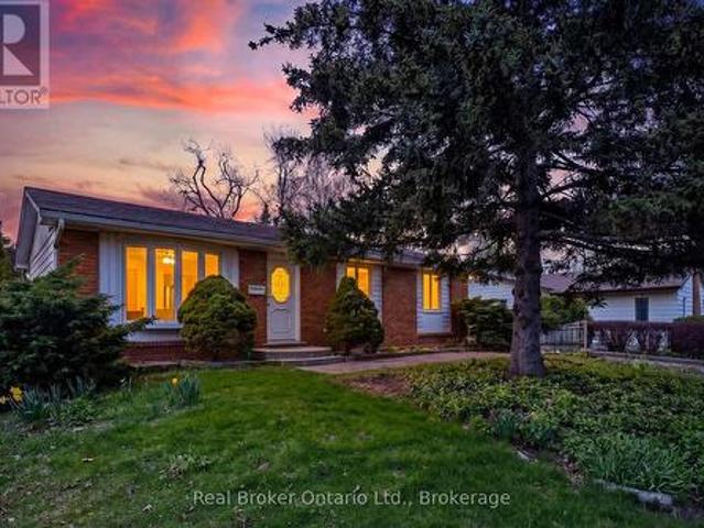 393 Enfield Road, Burlington Lasalle, ON, L7T 2X5 house for sale | Listing ID W13470 | Royal LePage