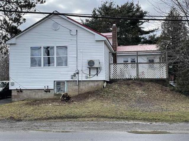 393 St. Phillips Street, Bridgewater, NS, B4V 1W7 house for.