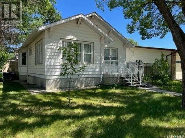 394 2Nd Street W, Shaunavon, SK, S0N 2M0 house for sale Lis.
