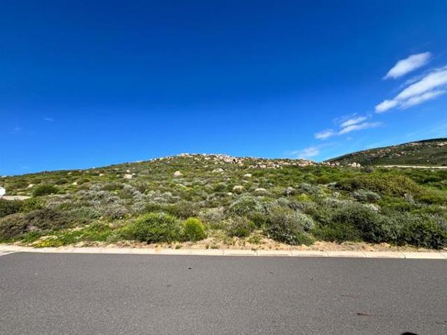 394 m² Land available in St Helena Views