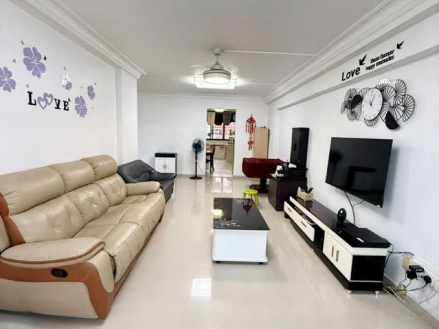 394 Yishun Avenue 6 HDB Apartment For Sale, $528,000, 3 Bed 2 Bath 1,130 sqft $467.00 psf