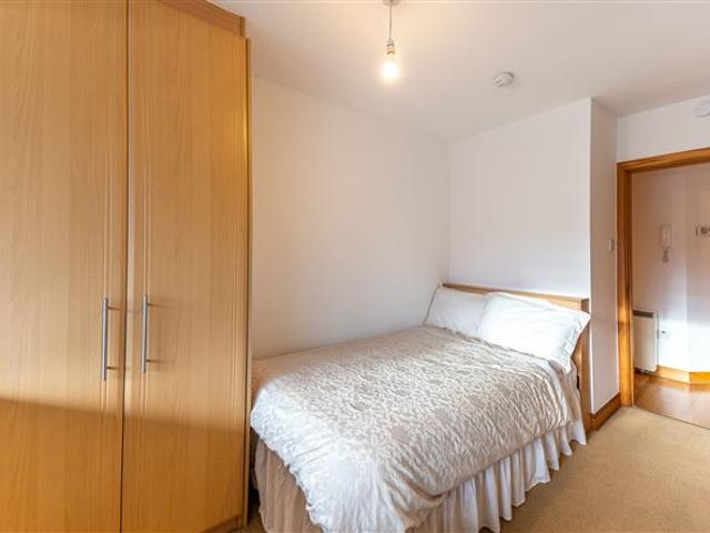 395,000 | Apartment 73, Block 3, Parkgate Place, Parkgate Street, Dublin 8, Co. Dublin H J Byrne 4976 MyHome. Ie Residential