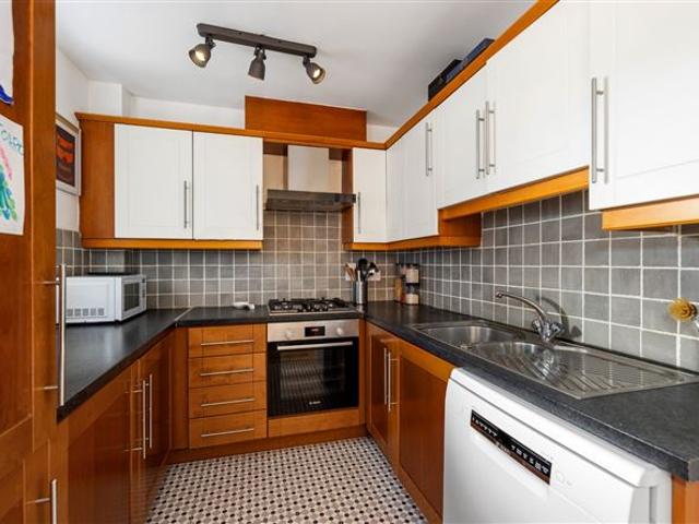 395,000 | 14 The Pines, Diamond Valley, Bray, Co. Wicklow DNG Bray 5007 MyHome. Ie Residential