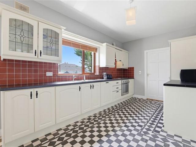 395,000 | 10 Beech View, Ard Na Sidhe, Clonmel, Co. Tipperary Sherry FitzGerald Pollard Fitzgerald 5017 MyHome. Ie Residential