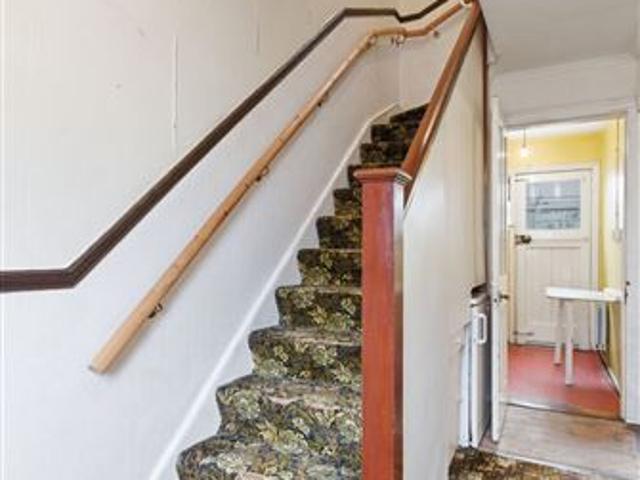 395,000 | 129 Tyrconnell Park, Inchicore DNG Central 4982 MyHome. Ie Residential