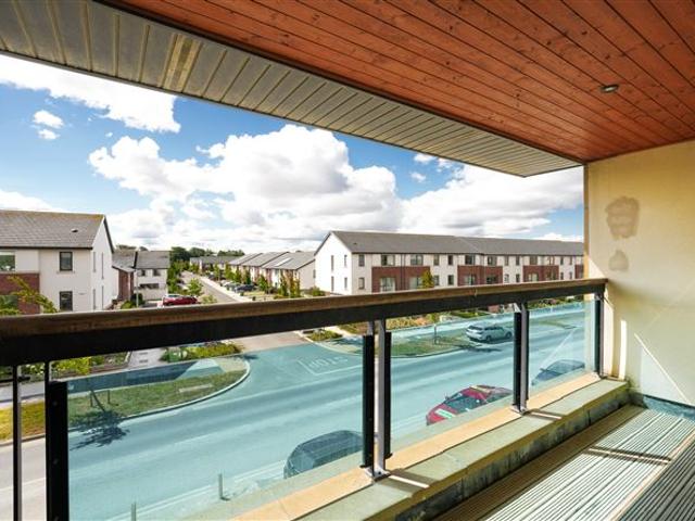 395,000 | 13 The Paddock Square, Adamstown, Co. Dublin Ray Cooke Auctioneers 5018 MyHome. Ie Residential