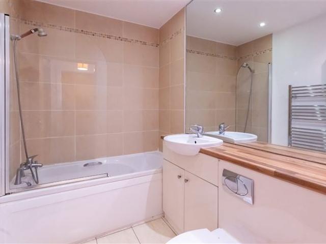 395,000 | 22 Grand Canal Court, Herberton Road, Dublin 8 DNG Central 5012 MyHome. Ie Residential