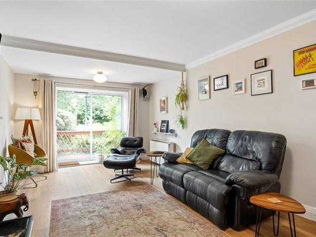 395,000 | 22 Gracepark Manor, Drumcondra, Dublin 9 DNG Fairview 5017 MyHome. Ie Residential