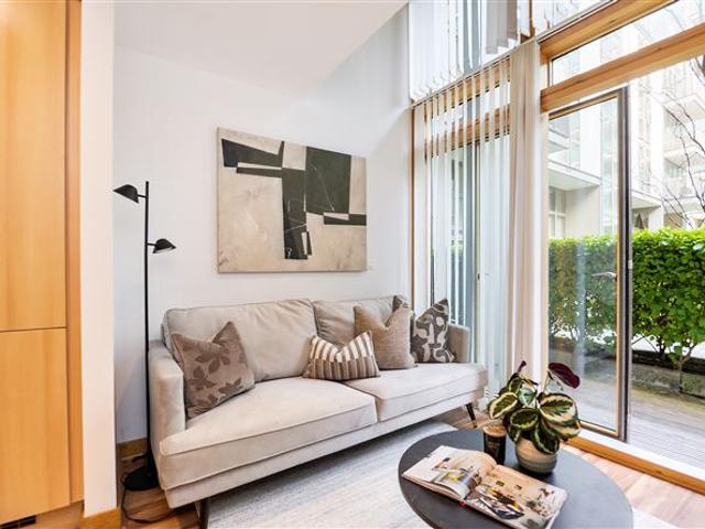 395,000 | 30 Cloncurry House, Spencer Dock, IFSC, Dublin 1 Owen Reilly 4992 MyHome. Ie Residential