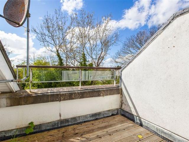 395,000 | 45 The Courtyard, Clonsilla, Dublin DNG Castleknock 5001 MyHome. Ie Residential