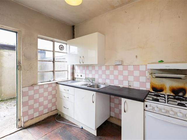 395,000 | 51 Crumlin Road, Crumlin, Dublin 12 BROE Auctioneers 5005 MyHome. Ie Residential