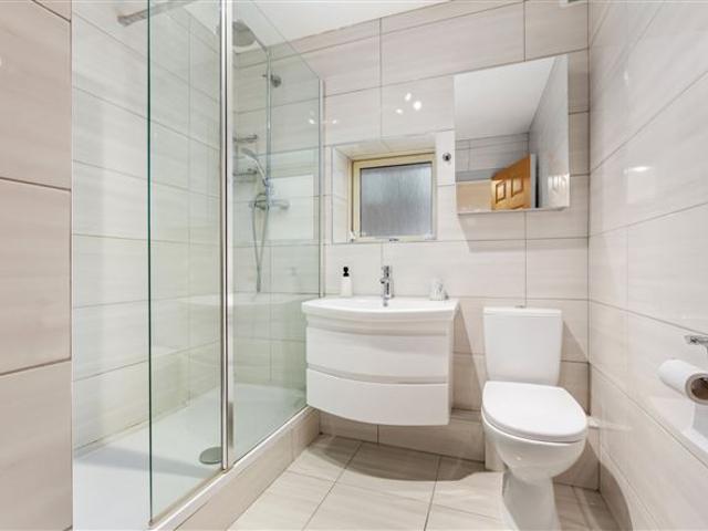 395,000 | 5 Ridgeford, Sandyford Road, Dundrum, Dublin 16 Sherry FitzGerald Dundrum 4975 MyHome. Ie Residential