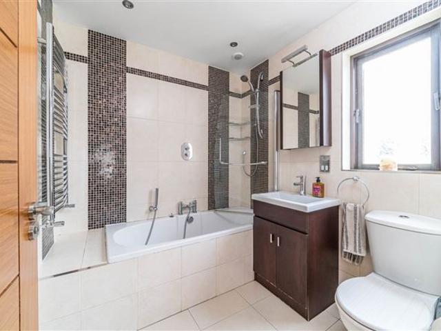 395,000 | 8 Oatfield Park, Clane, County Kildare Coonan Naas 4985 MyHome. Ie Residential