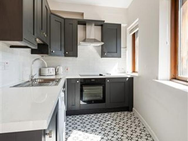 395,000 | 9 Semple House, Custom House Square, IFSC, Dublin 1 Sherry FitzGerald City Centre 5015 MyHome. Ie Residential