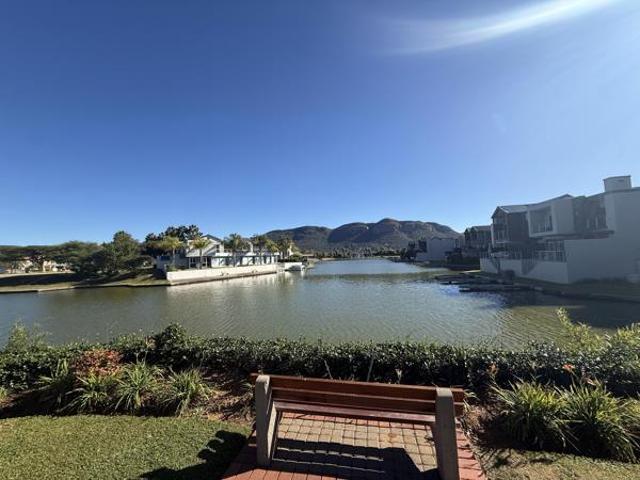 395 m² Land available in The Island Estates