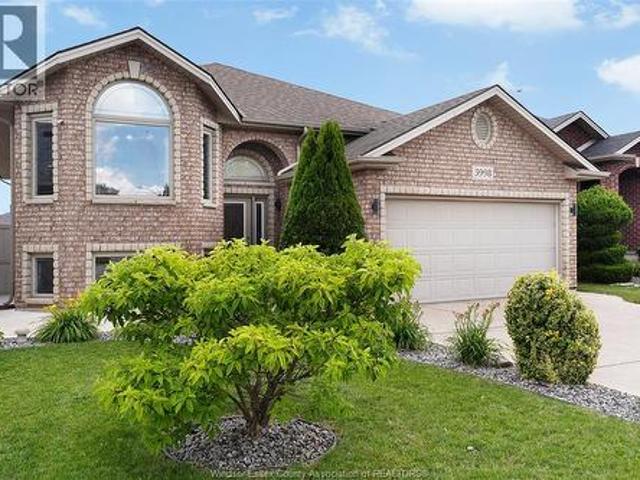 3998 Cosenza Street, Windsor, ON, N9G 0A5 house for sale | Listing ID 26014 | Royal LePage