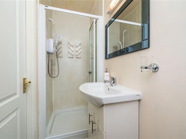 399,000 | 130 College Wood Manor, Clane, Co. Kildare Sherry FitzGerald Reilly 5006 MyHome. Ie Residential