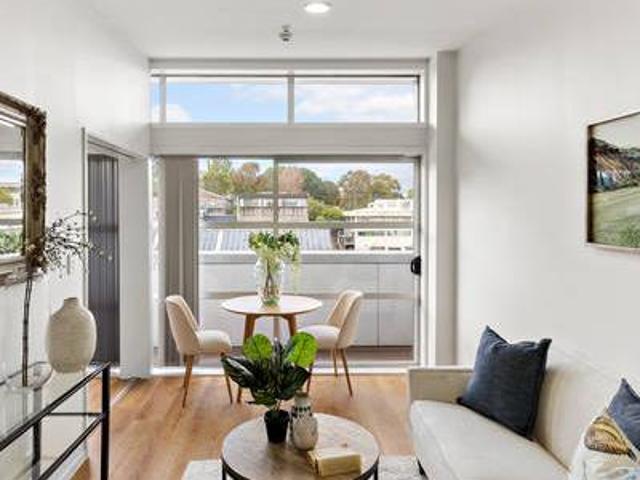 39 8 Clayton Street Newmarket