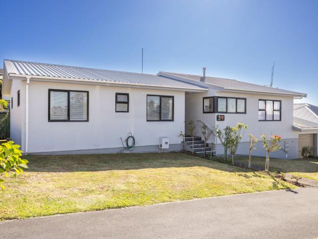 39 Dinsdale Road, in the city: Hamilton City, area: Dinsdale, price: latitude: 37.7937, longitude: 175.2447