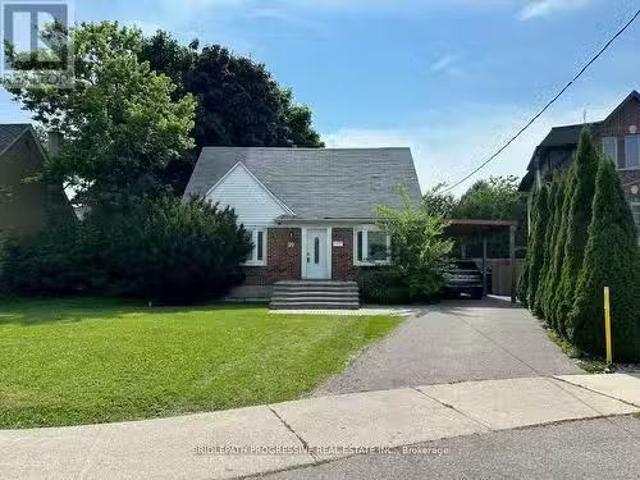 39 Glenborough Park Crescent, Toronto C07, ON, M2R 2G4 house.