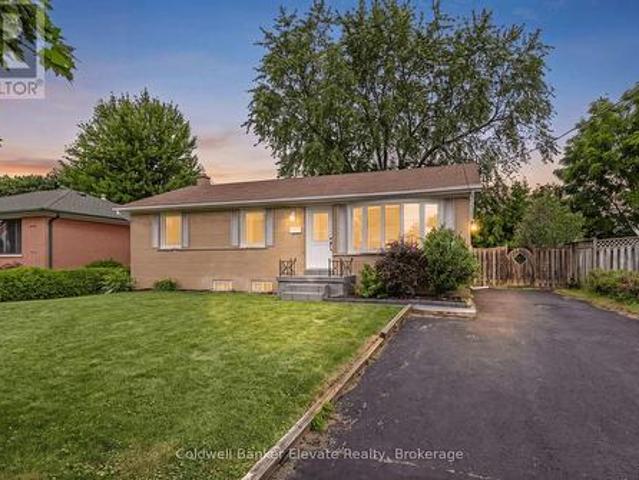 39 Mcgilvray Crescent, Halton Hills, ON, L7G 1L7 house for sale | Listing ID W13548 | Royal LePage