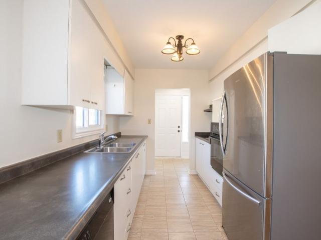 39 Mayfair Dr, Welland 3 Bedroom Main Unit