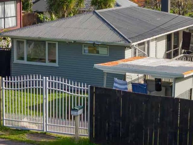 39 Newington Road, Henderson, Waitakere City