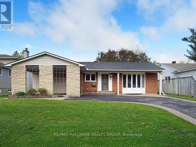 39 Parkwood Crescent, Ottawa, ON, K1B 3J5 house for sale | Listing ID X13183 | Royal LePage