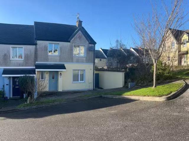 39 Radharc An Bhaile, Bandon, Bandon, Co. Cork, P72F583 is for.