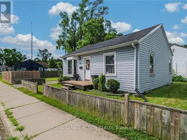 39 Sanderson Street, Brantford, ON, N3S 2V4 house for sale | Listing ID X13556 | Royal LePage