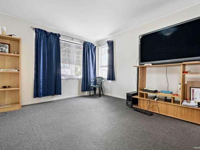 39 Secretariat Place, Randwick Park, Manukau City