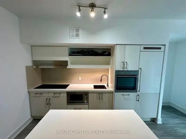 39 Sherbourne Street #501