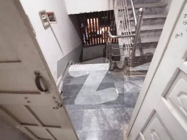 3 Marla Flat For Rent In Wakeel Colony