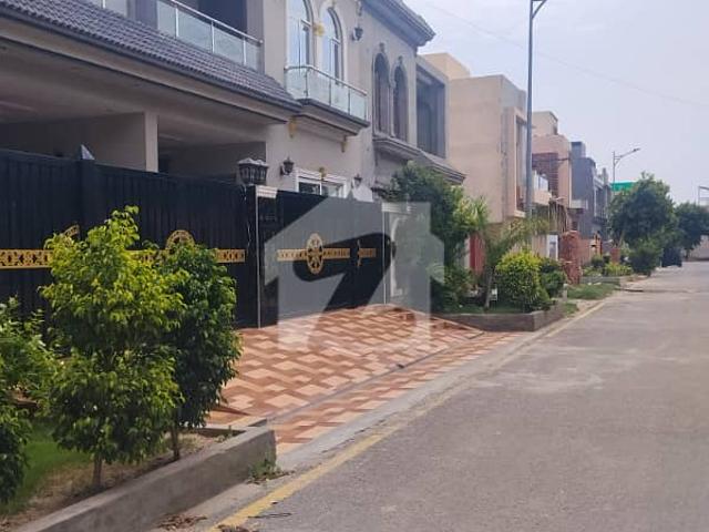 3 Marla Plot Best Opportunity Near To School for Hot Location For Sale In NewLahoreCity Near To Bahria Town Lahore LDA Approved Society