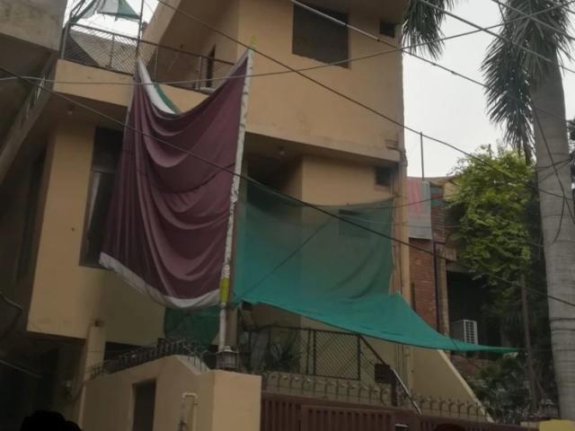 3 marla triple storey corner building at temple Rd lahore Abid Market ID 97676
