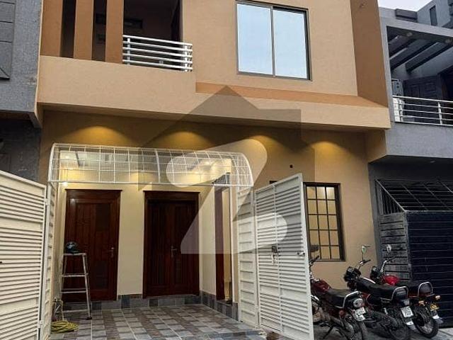 3 marla 2.5 storey house available for sale on 40 ft road in jubilee town block c
