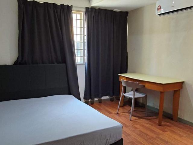 3 min walk – MRT Kepong Baru 5 min walk – Laman Rimbunan Eateries & Convenience Stores10 min walk – AEON BiG Kepong