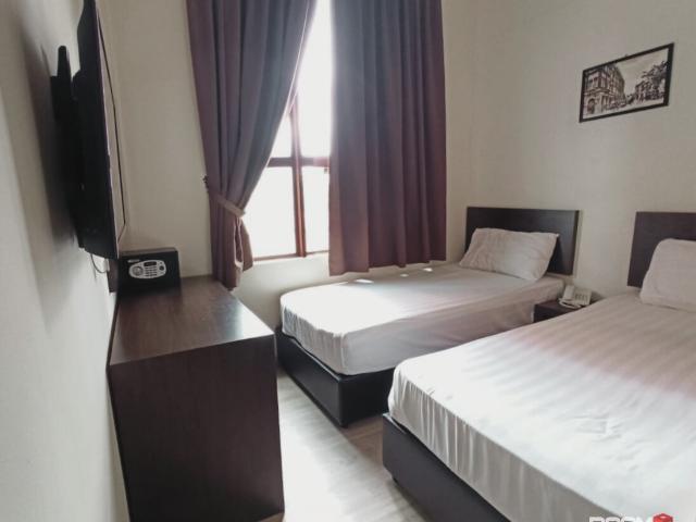 3 Min Walk To LRT Kelana Jaya Line ZERO DEPOSIT Room Rent Very Near To Merdeka Square