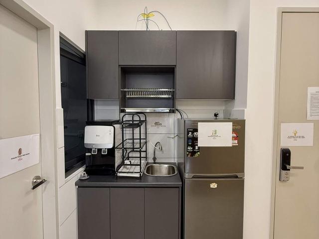 3 mins walk to mrt taman pertamaready to move inmaster room in nexus residence, taman pertama