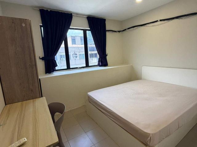 3 Month Installment Deposit 5 min walk MRT Private Bathroom