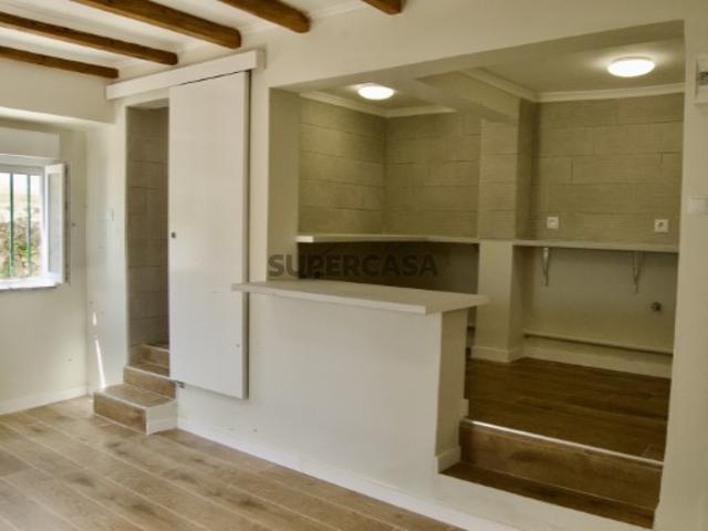 3 Moradias, totalmente remodeladas, em Alenquer!