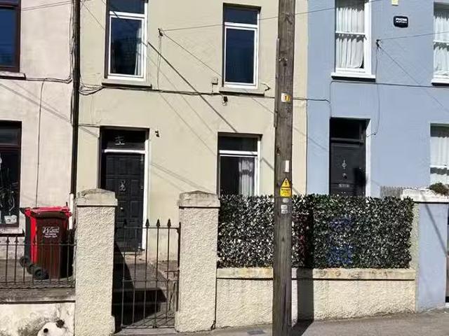 3 Mount View Terrace, Ballyhooly Road, Dillons Cross, Co. Cork.