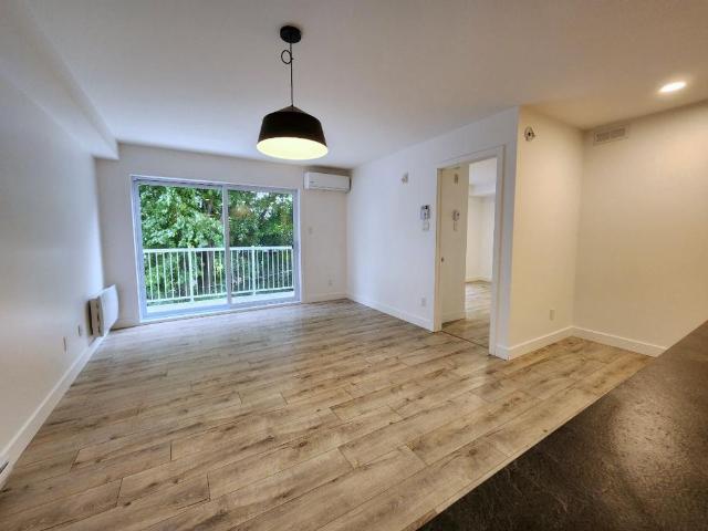 3 ½* avec espace Bureau *NOUVEAU* au coeur de Ste Foy