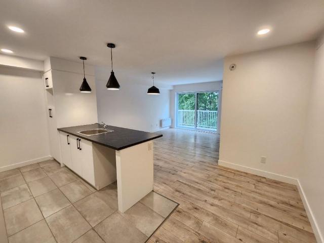 3 ½* avec espace Bureau *NOUVEAU* au coeur de Ste Foy