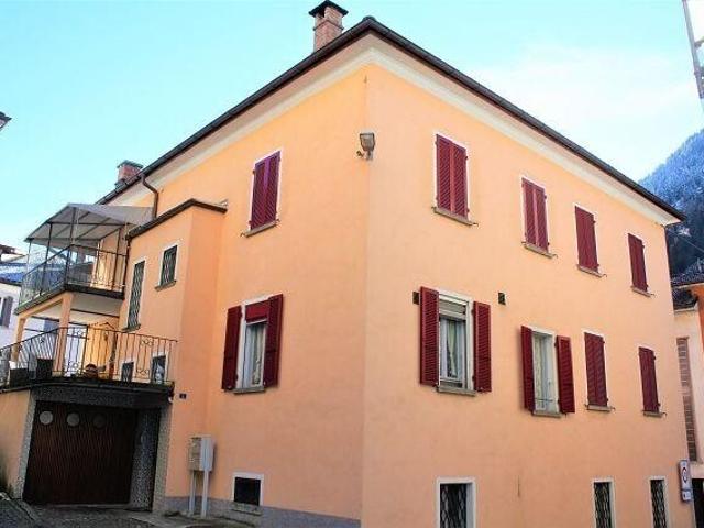 3 Apartment mit Terrasse und Garage / 3 Familienhaus mit Balkon und Terrasse