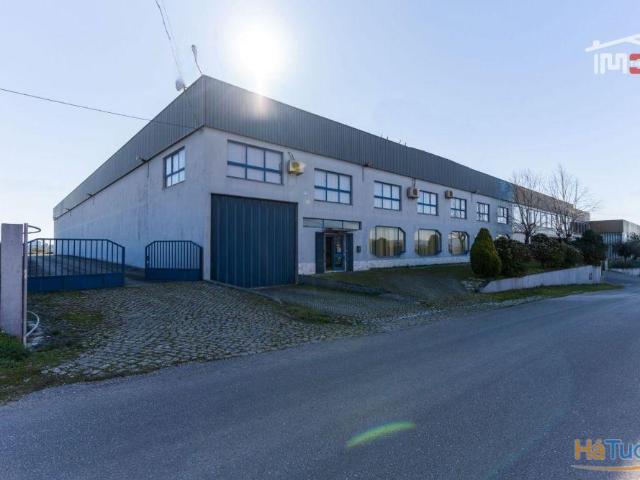 3 ARMAZÉNS 2240 M2 PARA VENDA MAIS UM TERRENO COM 2987 M2 OURÉM | 26064063591