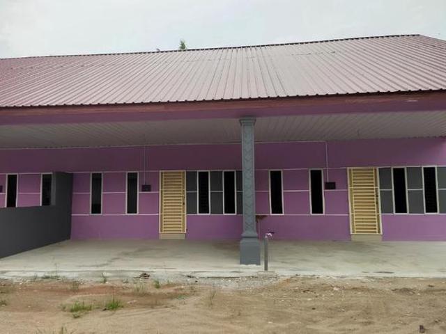 3 buah rumah berkembar