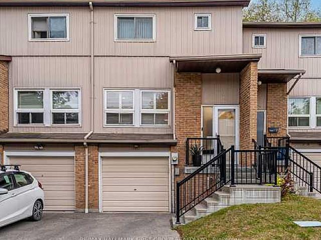 3 Bdrm Condo Townhouse In Central Ajax
