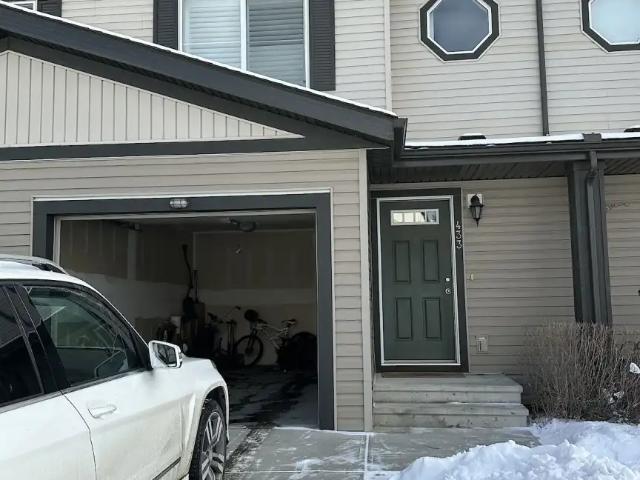 3 bdrm Townhouse in Copperfield SE